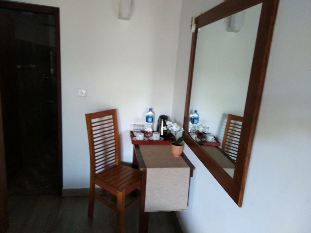 LIJA Residence Negombo Exterior foto